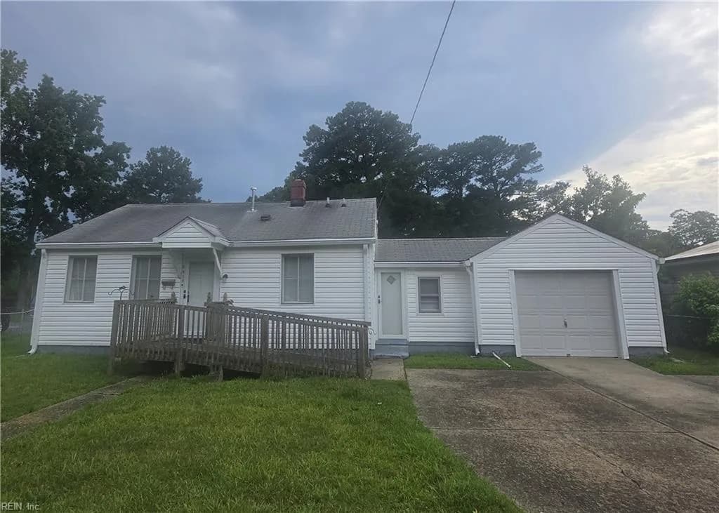 5913 Wickham AVE, NEWPORT NEWS VA 23605 - Photo 2