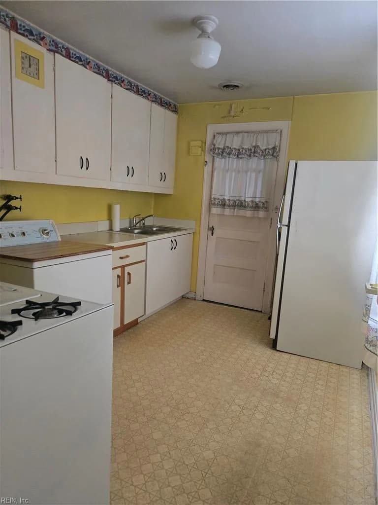 5913 Wickham AVE, NEWPORT NEWS VA 23605 - Photo 3