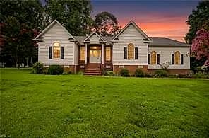 4916 Westmoreland DR, WILLIAMSBURG VA 23188 - Photo 2