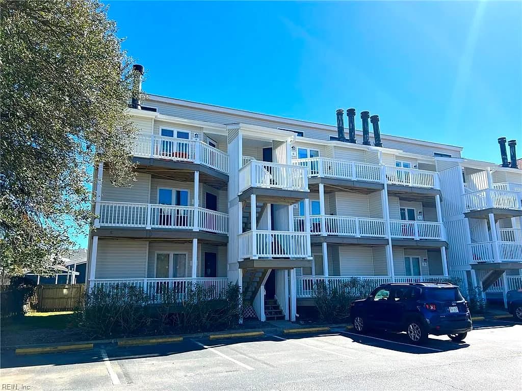 3235 Page AVE #6, VIRGINIA BEACH VA 23451 - Main photo