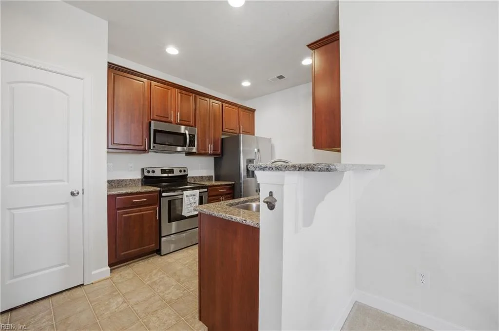 503 Nesbit DR, CHESAPEAKE VA 23323 - Photo 4