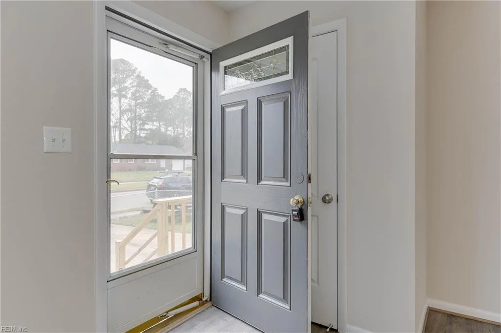 213 Clemwood PW, HAMPTON VA 23669 - Photo 4