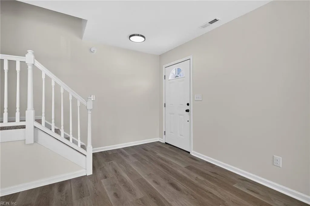 131 Seaside LN, VIRGINIA BEACH VA 23462 - Photo 3