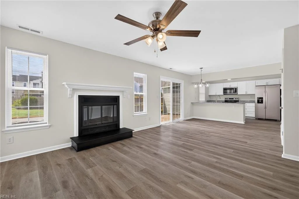 131 Seaside LN, VIRGINIABEACH VA 23462 - Photo 4