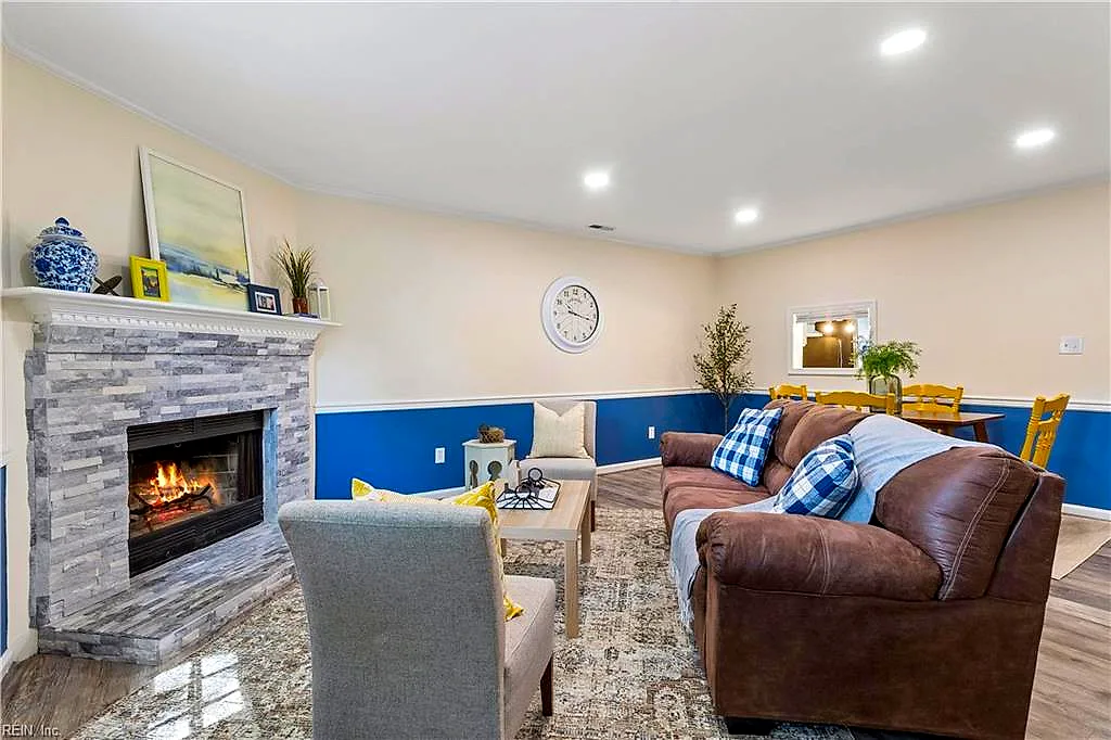 114 Solebay ST, YORKTOWN VA 23692