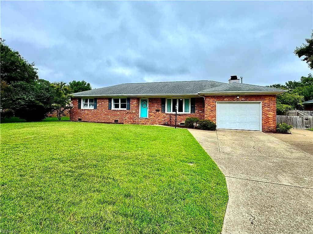 4652 Miles Standish RD, VIRGINIA BEACH VA 23455 - Main photo
