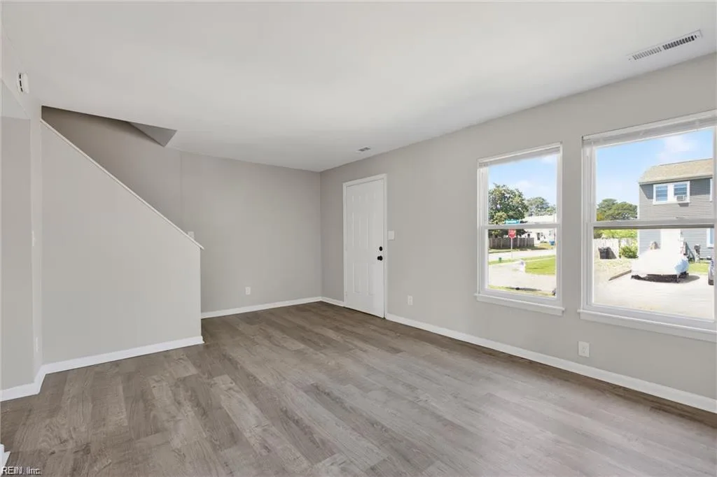3017 Herrmann CT, VIRGINIABEACH VA 23453 - Photo 4