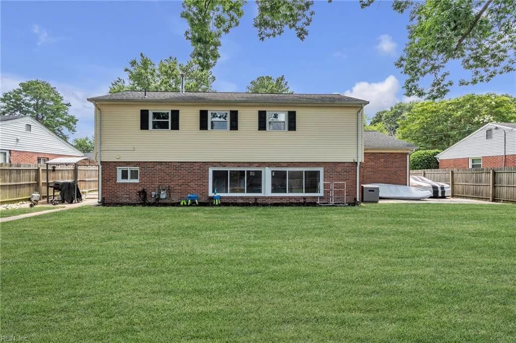 1740 Skyline DR, NORFOLK VA 23518 - Photo 4