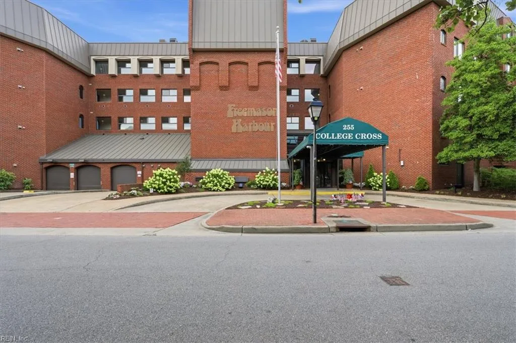 255 College Cross NONE #53, NORFOLK VA 23510