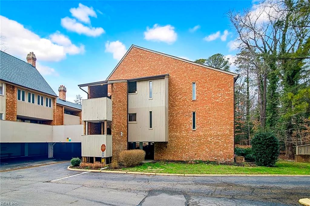 376 Merrimac TRL #124, Williamsburg — 2 bed Residential, 1,520 sqft