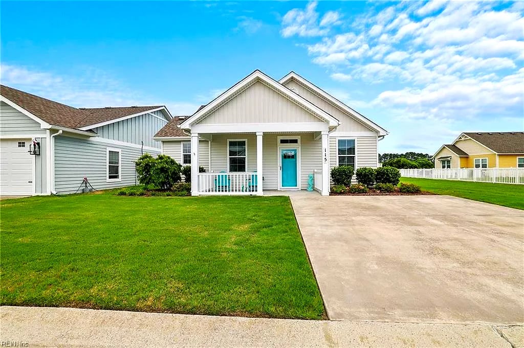 115 Treasure RN, Grandy — 3 bed Residential, 1,302 sqft