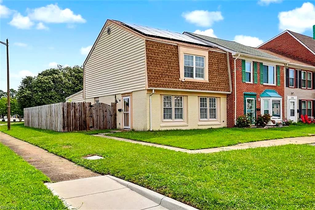 1300 White Birch LN, VIRGINIA BEACH VA 23453 - Main photo