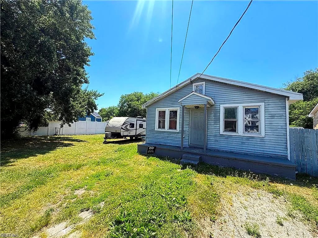 7417 Evelyn T Butts AVE, Norfolk — 4 bed Residential, 1,020 sqft