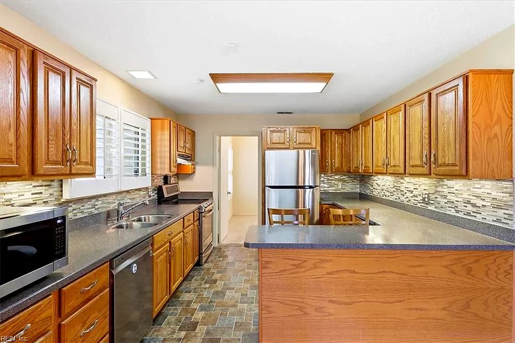 5204 Shorebreeze CT, VIRGINIA BEACH VA 23464 - Photo 5
