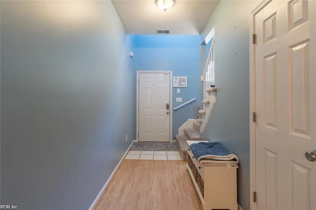 612 Barberton DR, VIRGINIA BEACH VA 23451 - Photo 5