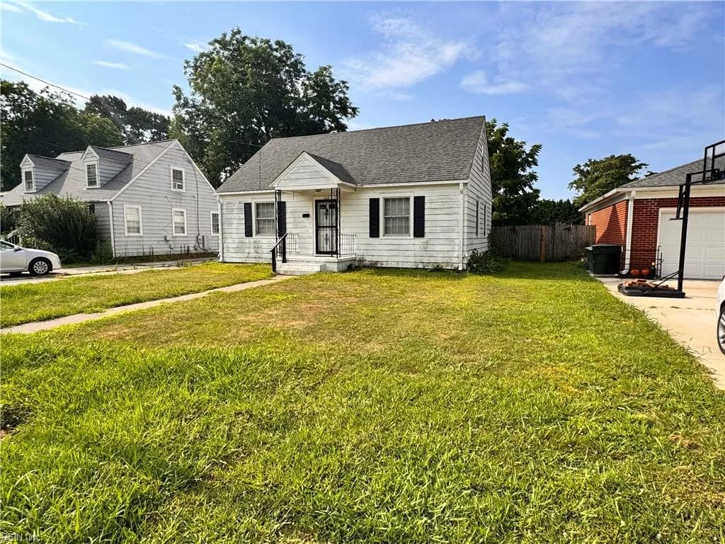 124 Chichester AVE, HAMPTON VA 23669 - Photo 3