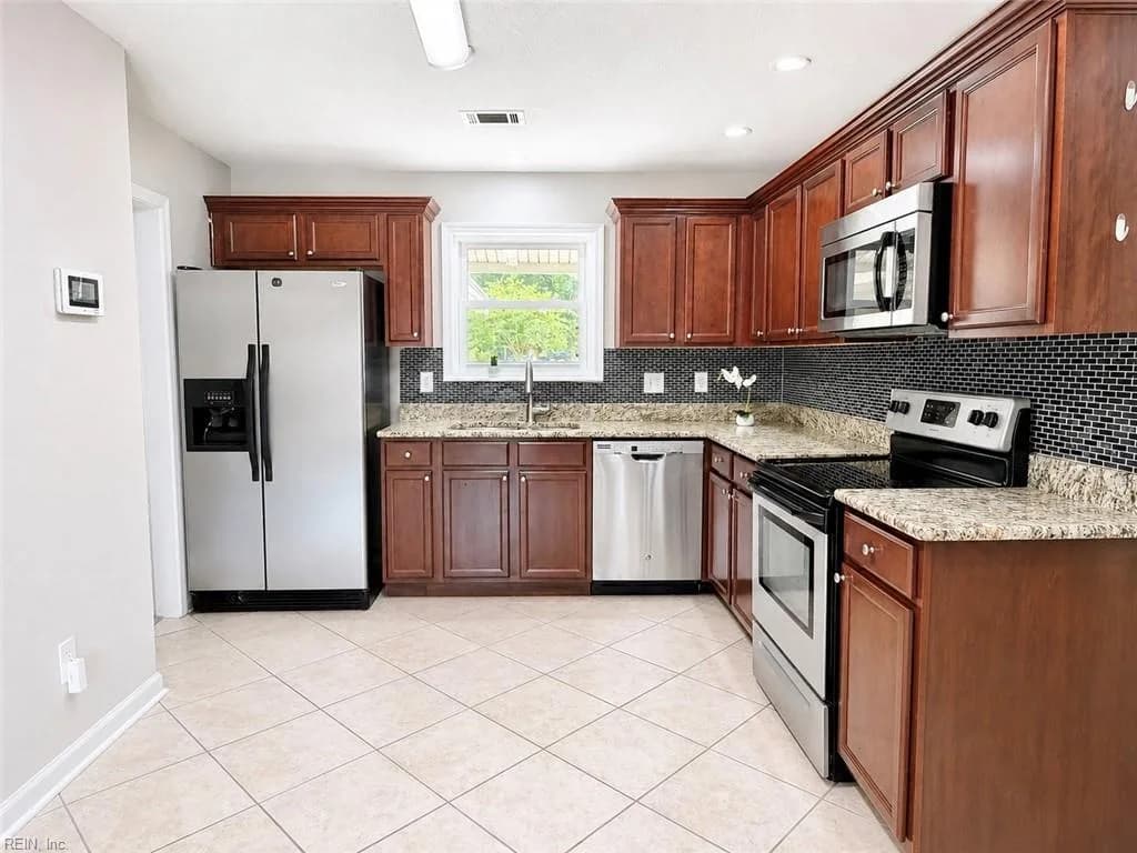 4028 Foxwood DR, VIRGINIABEACH VA 23462 - Photo 4