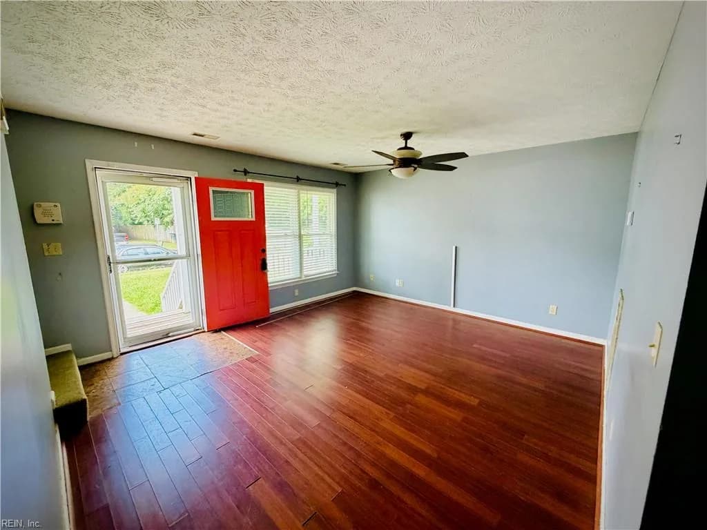 14 W Sewell AVE, HAMPTON VA 23663 - Photo 3