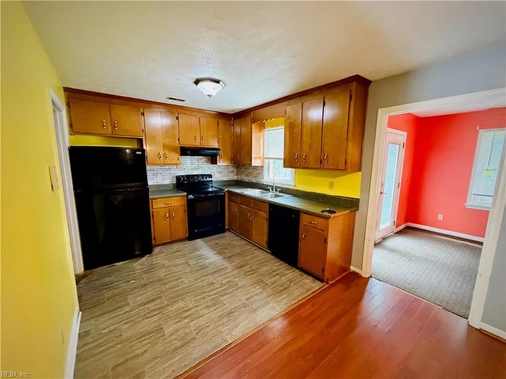 14 W Sewell AVE, HAMPTON VA 23663 - Photo 4