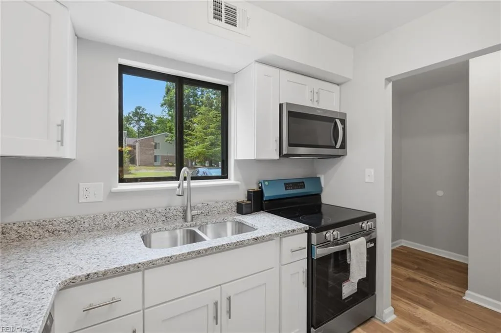 115 Windsor Pines WAY #C, NEWPORTNEWS VA 23608 - Photo 5