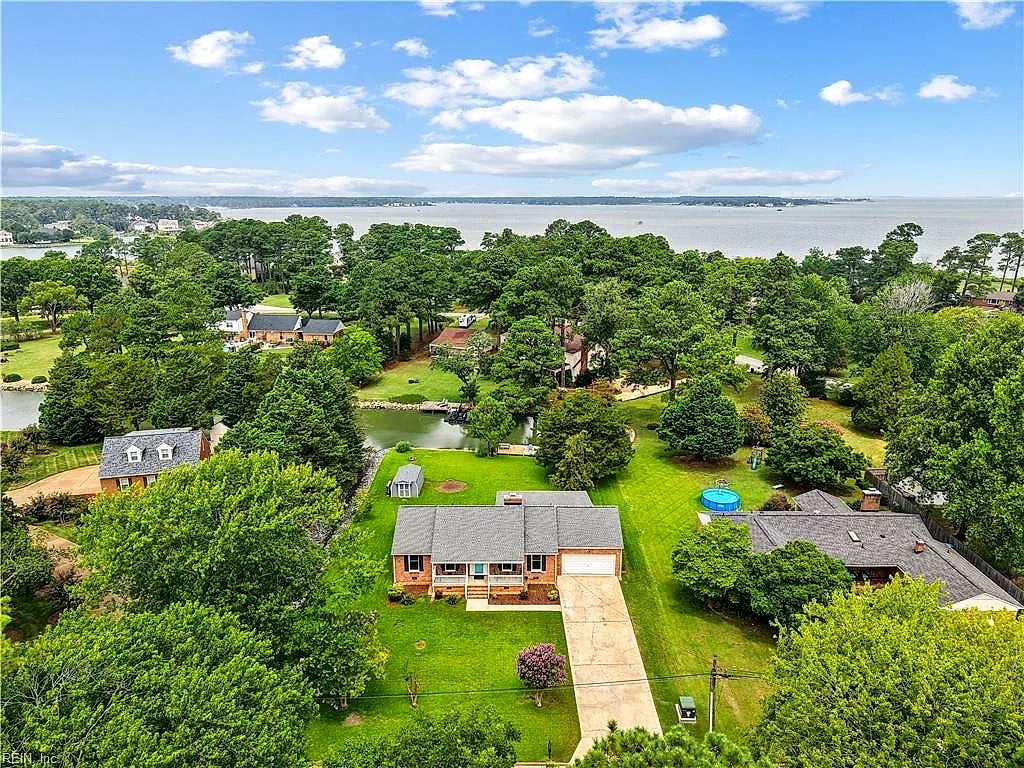 6 Twin Creek RD, Poquoson — 3 bed Residential, 1,460 sqft