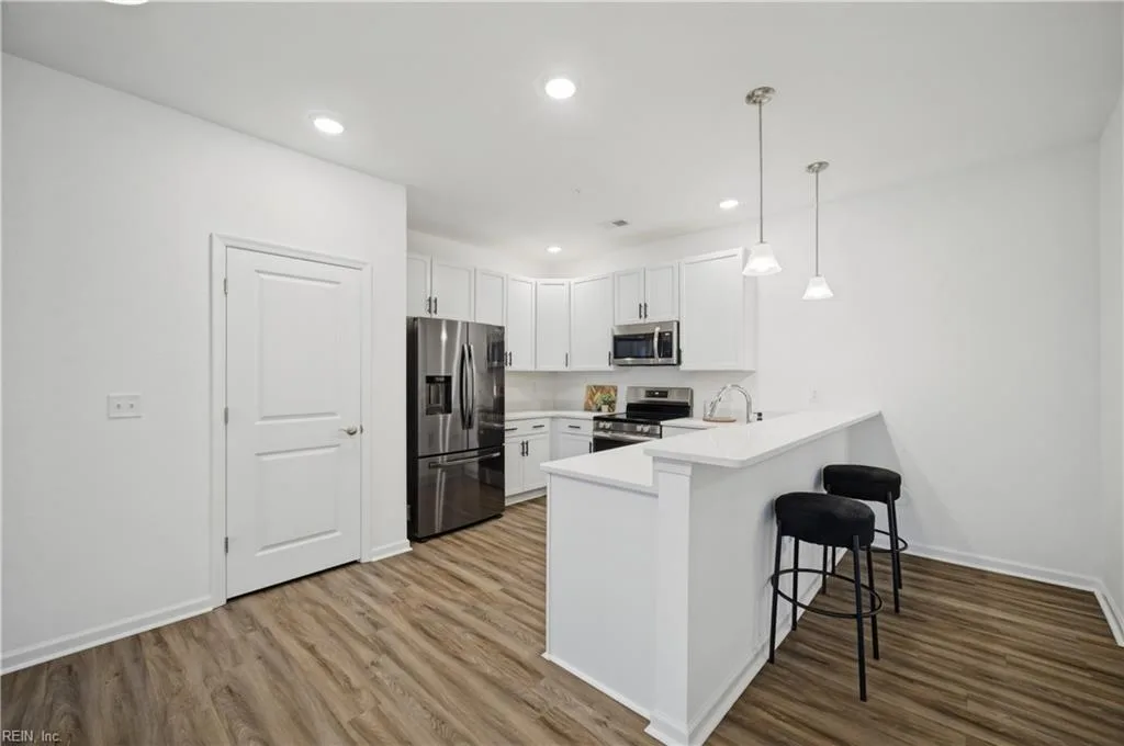 1728 Vankar DR #104, VIRGINIABEACH VA 23456 - Main photo