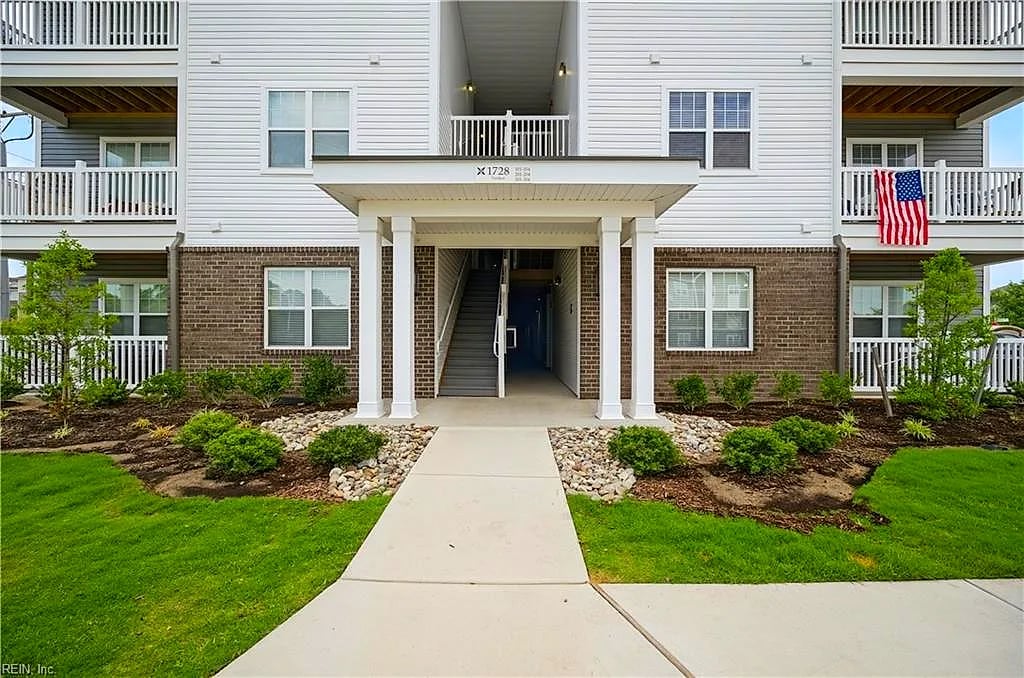 1728 Vankar DR #104, Virginia Beach — 2 bed Residential, 1,352 sqft