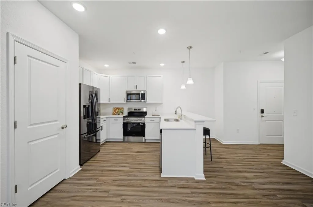 1728 Vankar DR #104, VIRGINIABEACH VA 23456 - Photo 4