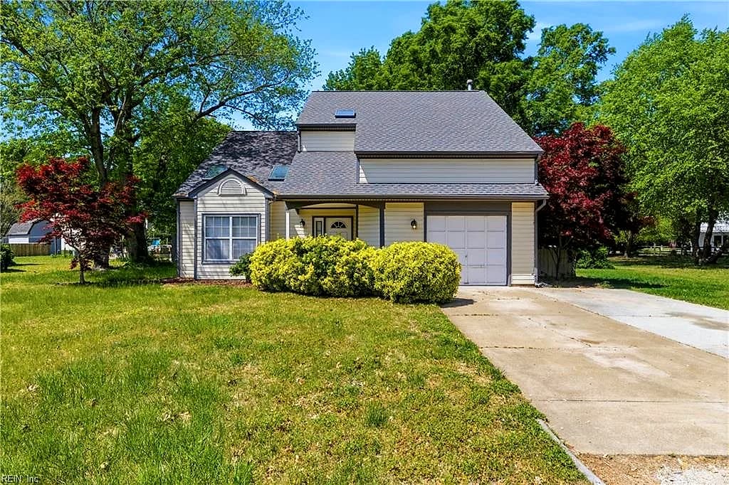 304 Susan Newton LN, YORKTOWN VA 23693 - Main photo