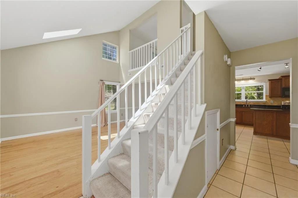 304 Susan Newton LN, YORKTOWN VA 23693 - Photo 5