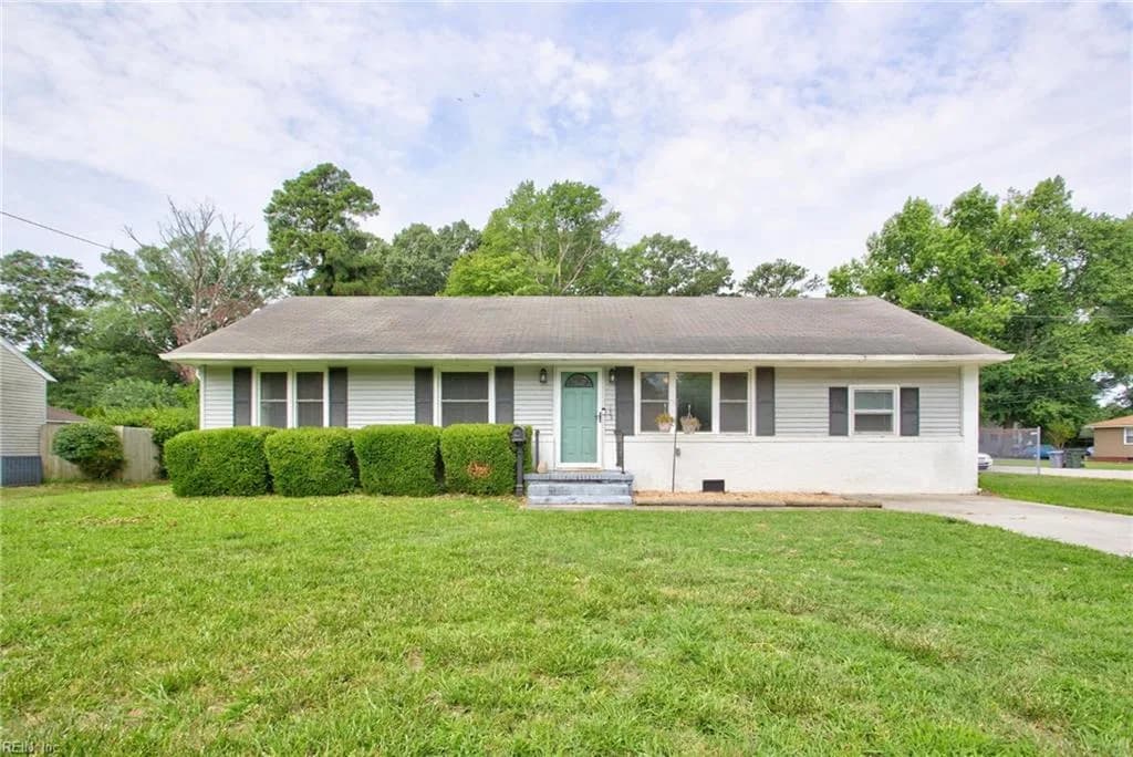 129 Cynthia DR, HAMPTON VA 23666 - Main photo