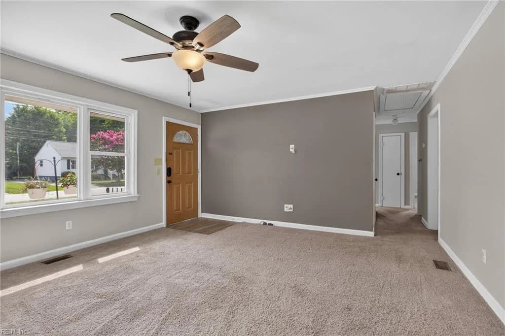 129 Cynthia DR, HAMPTON VA 23666 - Photo 5