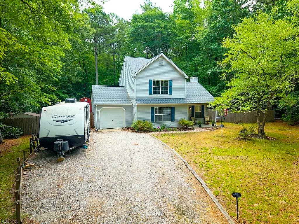 8269 Kitchener DR, GLOUCESTER VA 23061 - Main photo