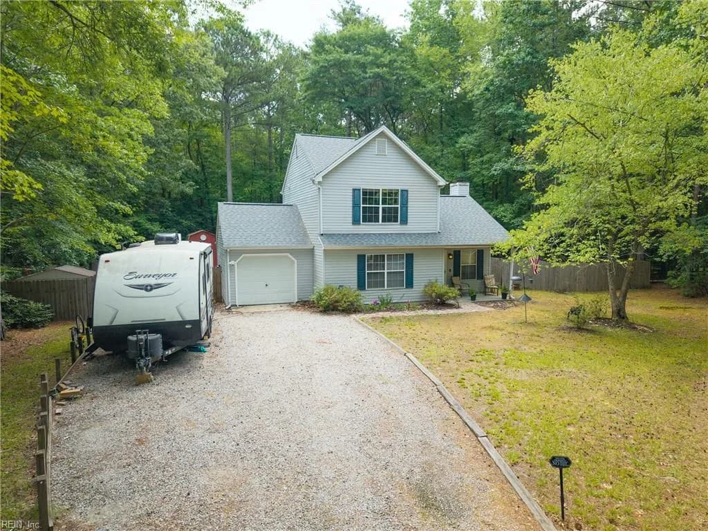 8269 Kitchener DR, GLOUCESTER VA 23061 - Main photo