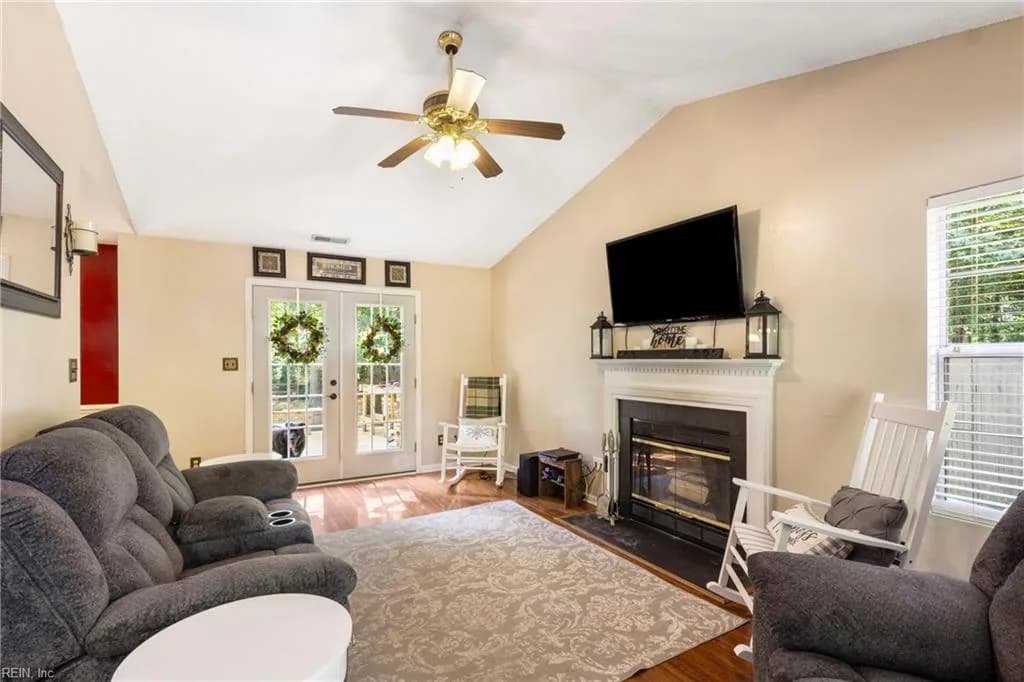 8269 Kitchener DR, GLOUCESTER VA 23061 - Photo 5