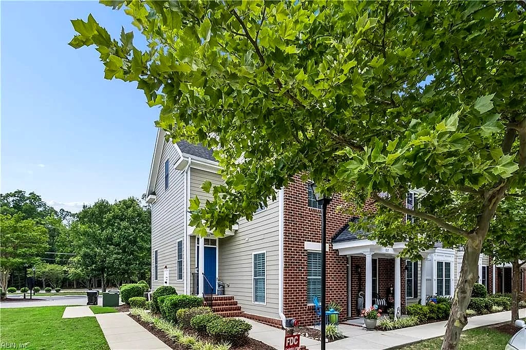 105 Ellery ST, YORKTOWN VA 23692
