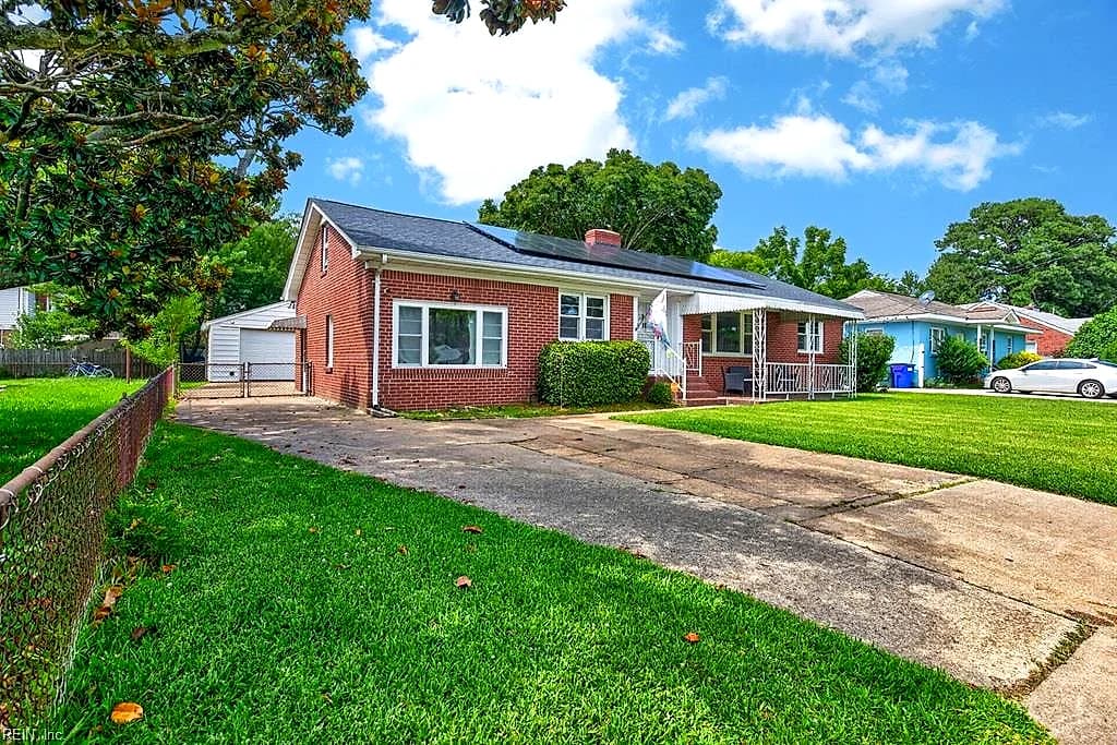 2708 Heutte DR, NORFOLK VA 23518 - Photo 3