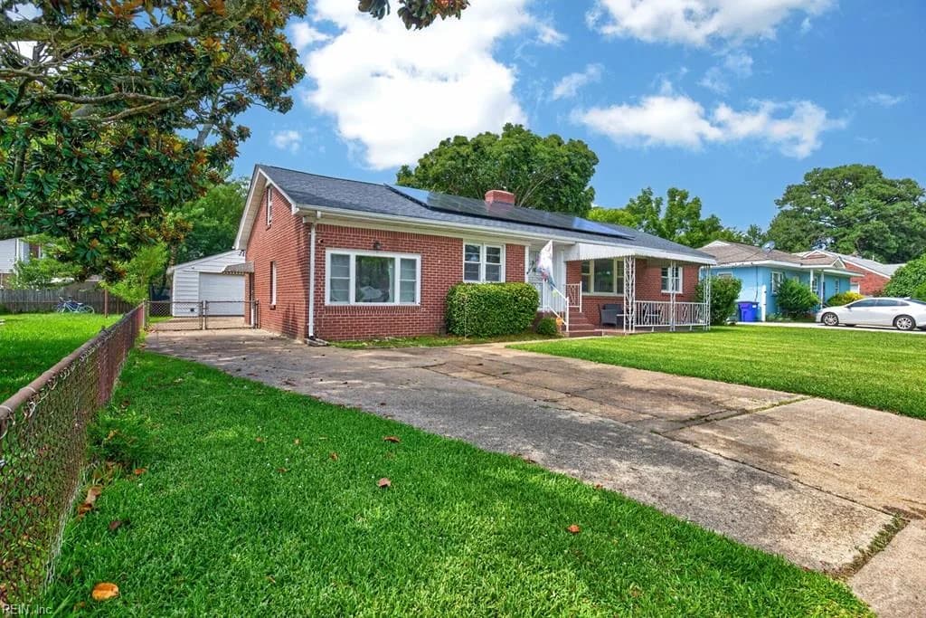 2708 Heutte DR, NORFOLK VA 23518 - Photo 3