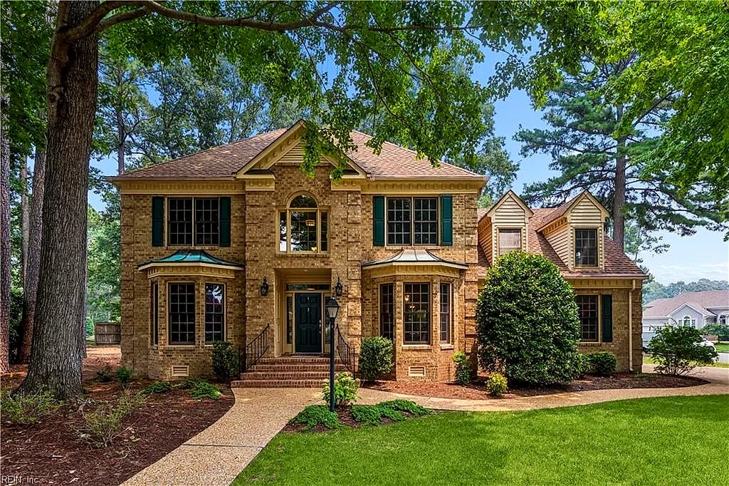 101 Clayton DR, YORKTOWN VA 23693