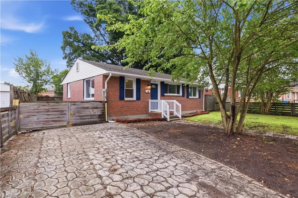 1303 Yeadon RD, CHESAPEAKE VA 23324 - Photo 3
