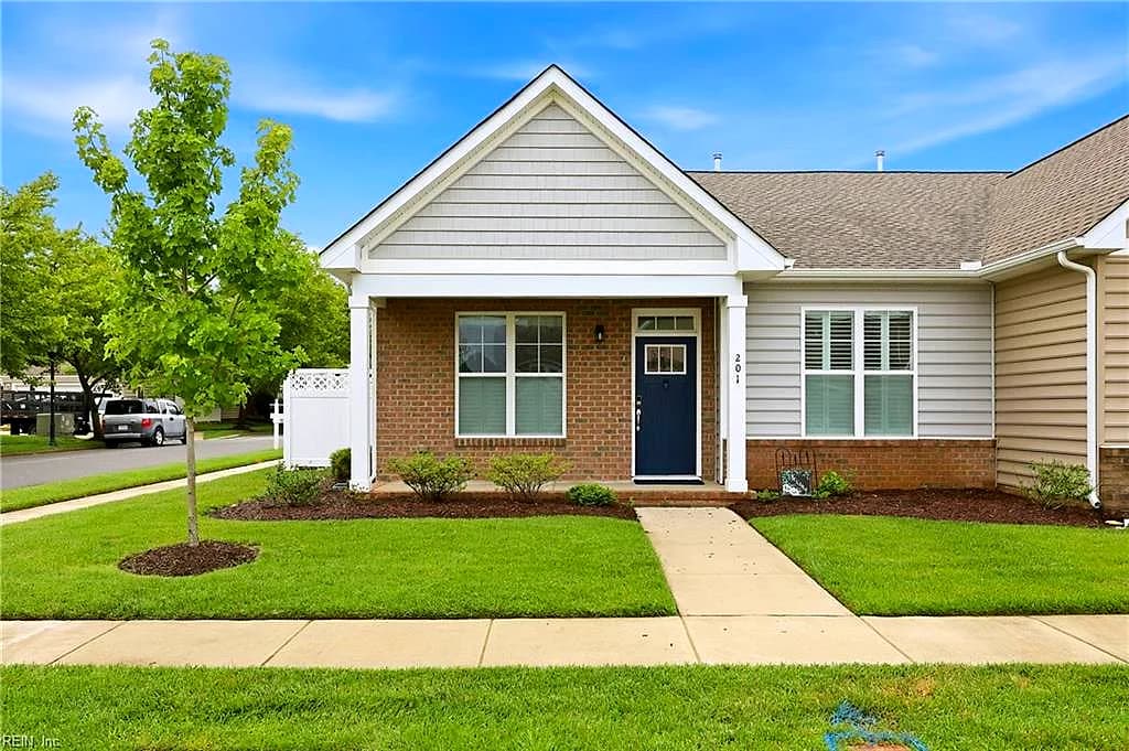 201 Cathedral ST, SMITHFIELD VA 23430 - Photo 3