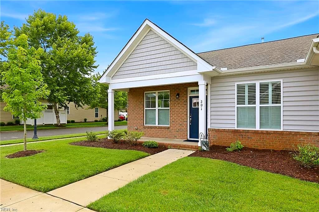 201 Cathedral ST, SMITHFIELD VA 23430 - Photo 4