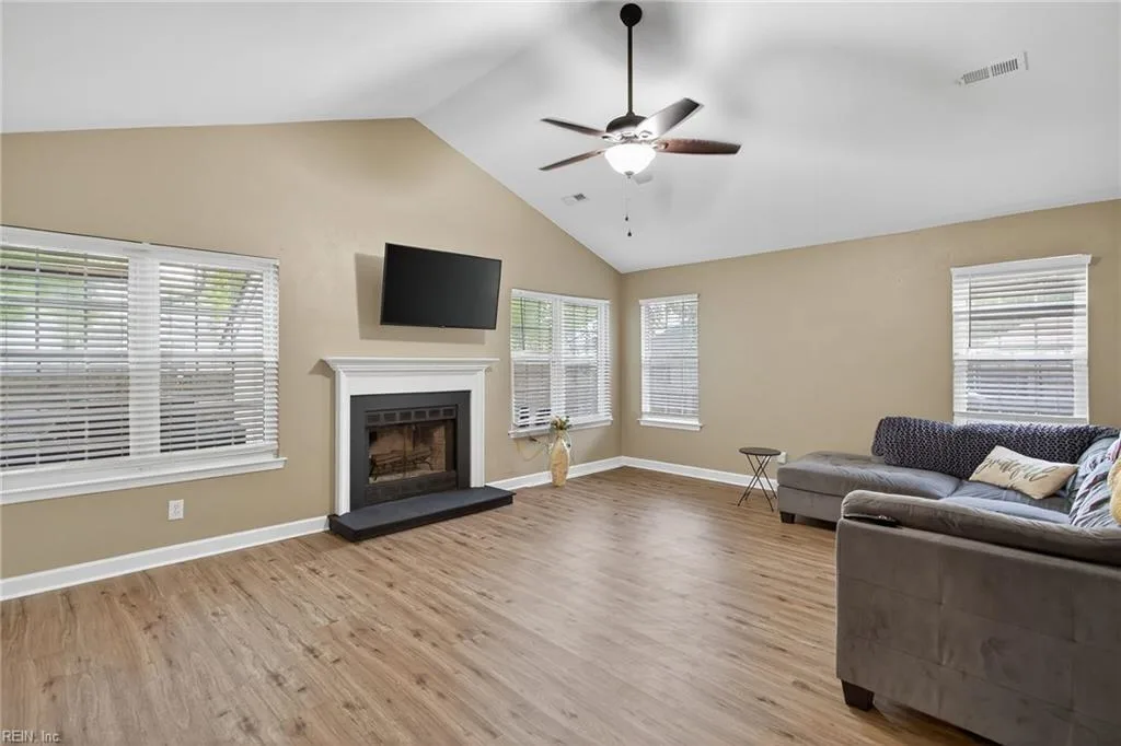 203 Teal CT, SUFFOLK VA 23434 - Photo 3