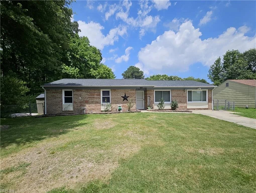 3413 Newport DR, CHESAPEAKE VA 23321 - Main photo