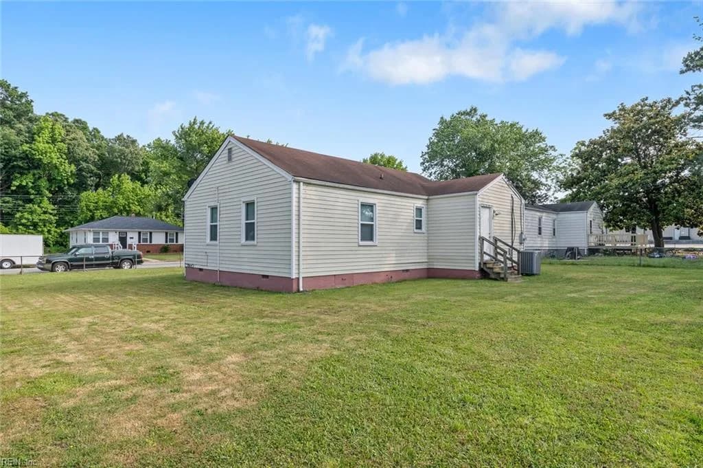 503 Woodfin RD, NEWPORTNEWS VA 23601 - Photo 4