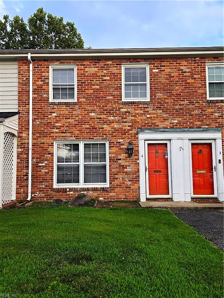 4 Towne Square DR, Newport News — 2 bed Residential, 1,300 sqft