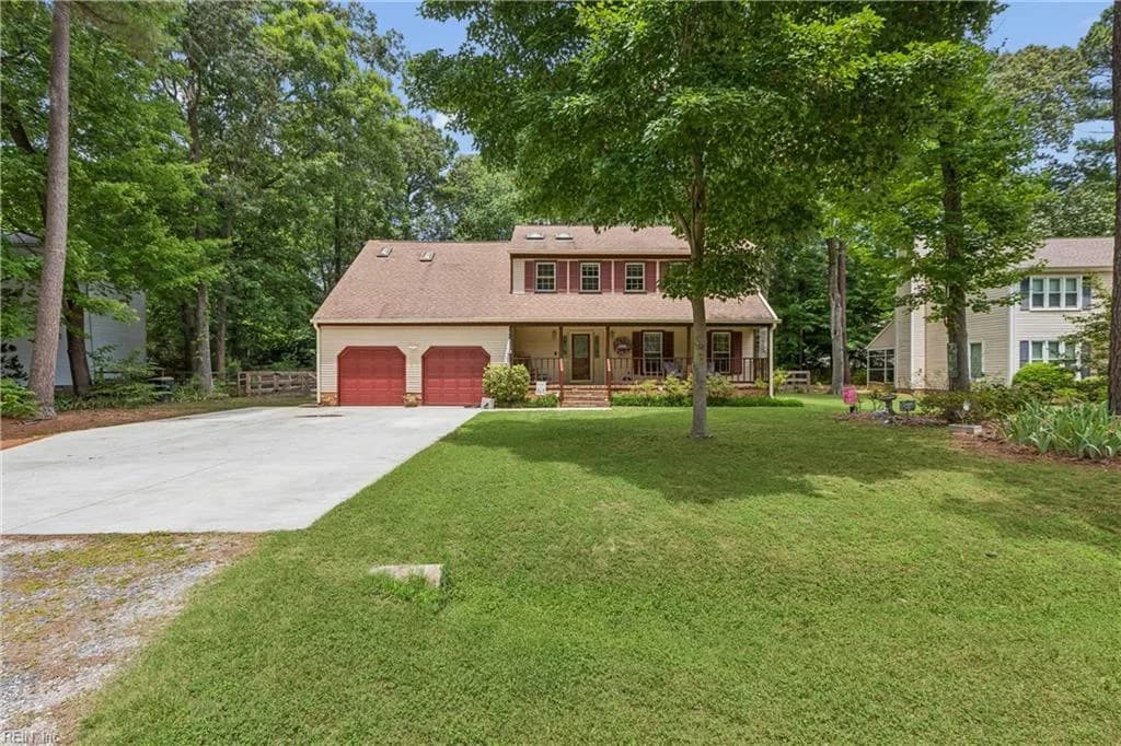 102 Edgewood CT, YORKTOWN VA 23692 - Photo 2