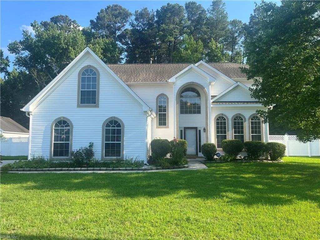 3020 Beech Grove LN, Suffolk — 4 bed Residential, 2,610 sqft