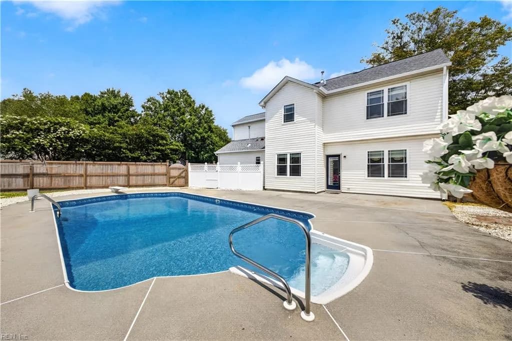 2221 Agecroft RD, VIRGINIABEACH VA 23454 - Photo 4