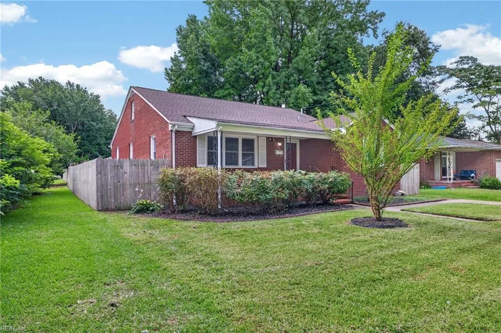 609 Crystal AVE, CHESAPEAKE VA 23324 - Photo 4